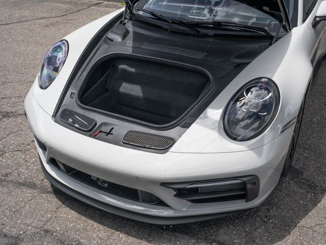 2023 Porsche 911 Carrera 4 GTS