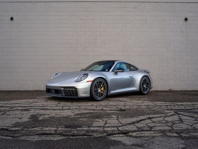 2025 Porsche 911 Carrera 4 GTS
