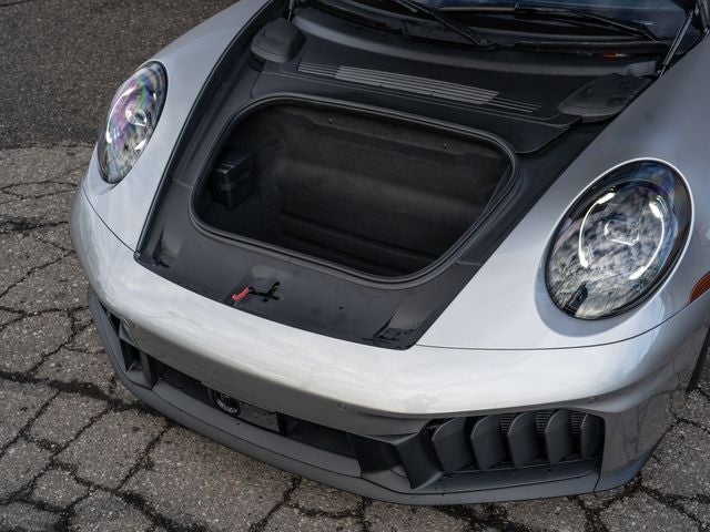 2025 Porsche 911 Carrera 4 GTS