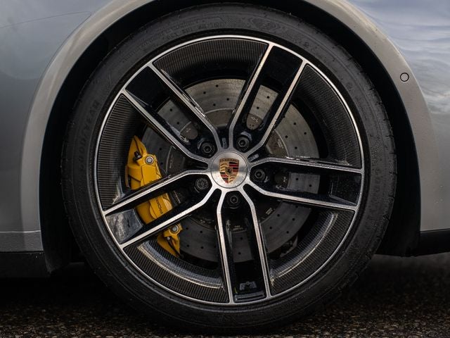 2025 Porsche 911 Carrera 4 GTS