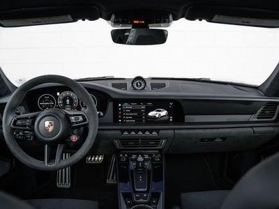 2025 Porsche 911 Carrera 4 GTS
