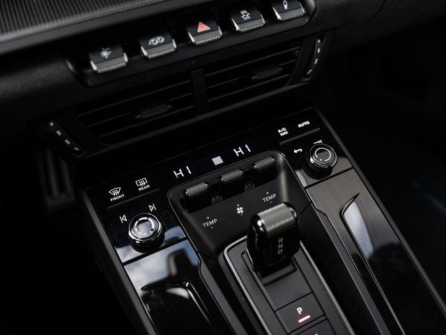 2025 Porsche 911 Carrera 4 GTS