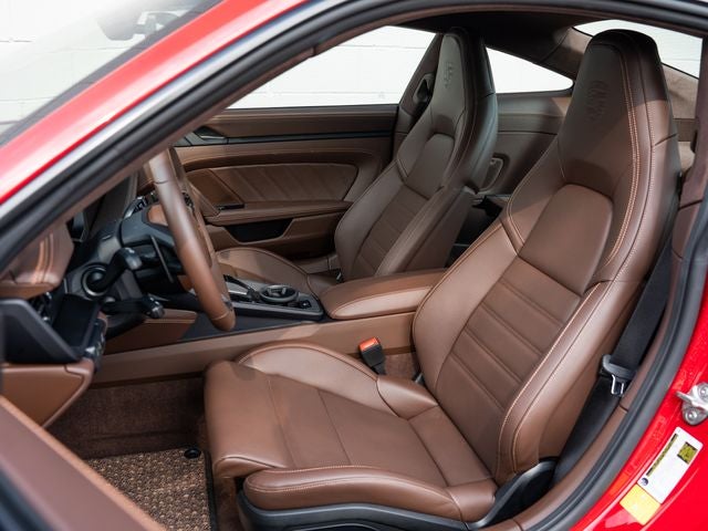 2025 Porsche 911 Carrera GTS