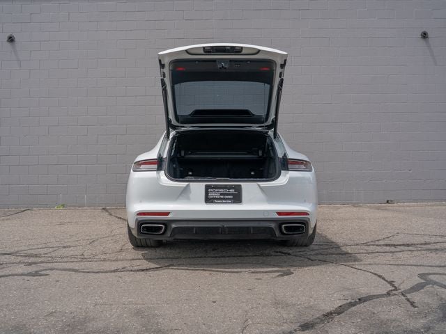 2022 Porsche Panamera 4