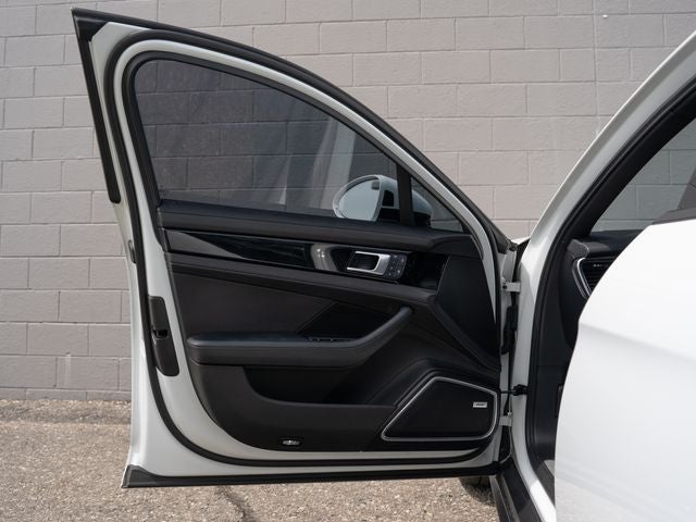 2022 Porsche Panamera 4
