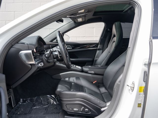 2022 Porsche Panamera 4