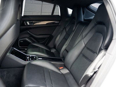 2022 Porsche Panamera 4