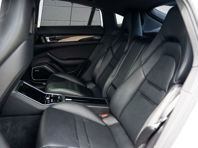 2022 Porsche Panamera 4