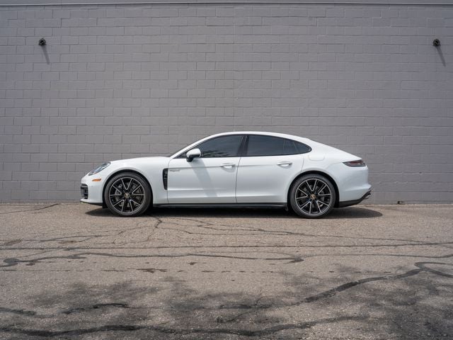 2022 Porsche Panamera 4
