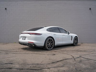 2022 Porsche Panamera 4