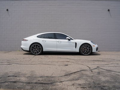 2022 Porsche Panamera 4