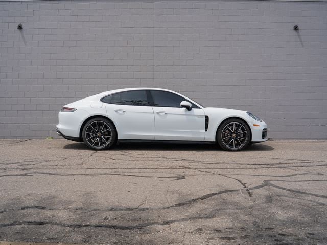 2022 Porsche Panamera 4