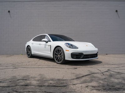 2022 Porsche Panamera 4