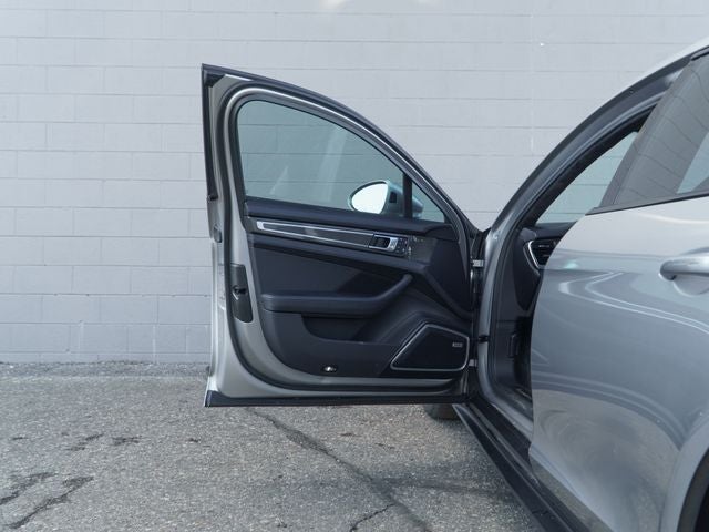 2022 Porsche Panamera GTS