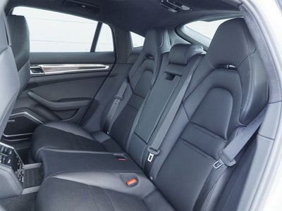 2022 Porsche Panamera GTS
