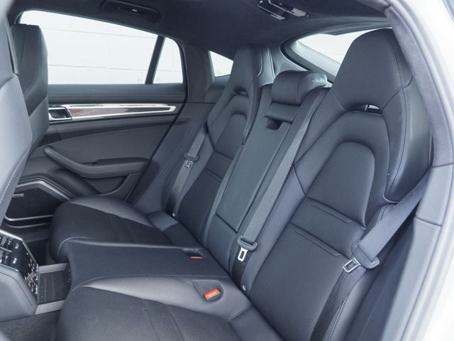 2022 Porsche Panamera GTS