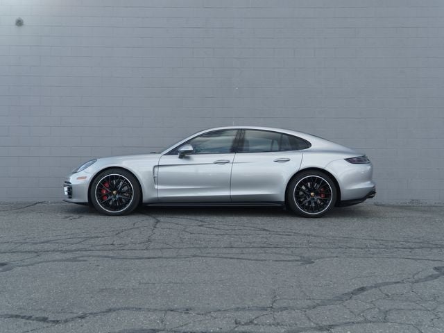 2022 Porsche Panamera GTS