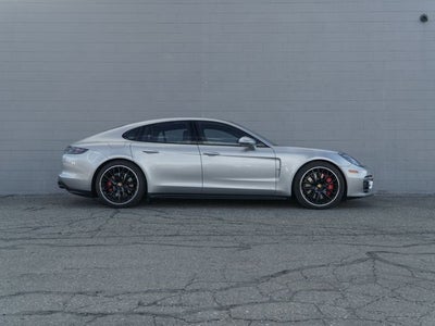 2022 Porsche Panamera GTS
