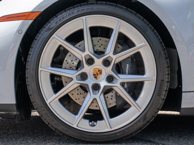 2025 Porsche 911 Carrera