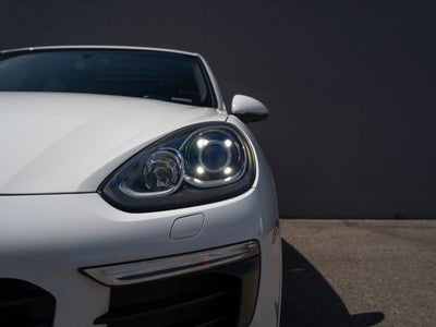 2017 Porsche Cayenne Platinum Edition