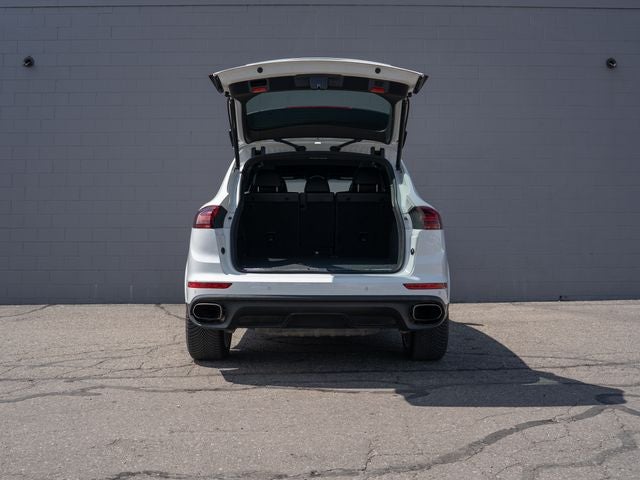 2017 Porsche Cayenne Platinum Edition