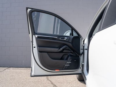 2017 Porsche Cayenne Platinum Edition