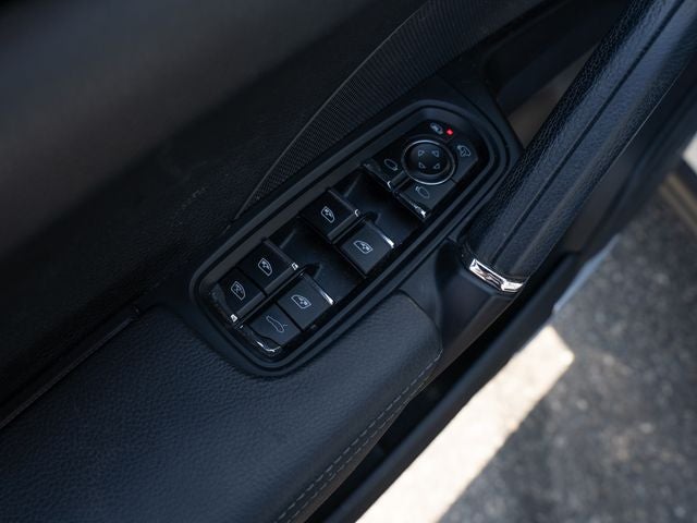 2017 Porsche Cayenne Platinum Edition