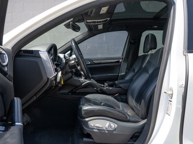 2017 Porsche Cayenne Platinum Edition