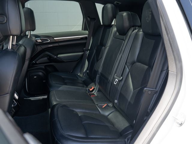 2017 Porsche Cayenne Platinum Edition