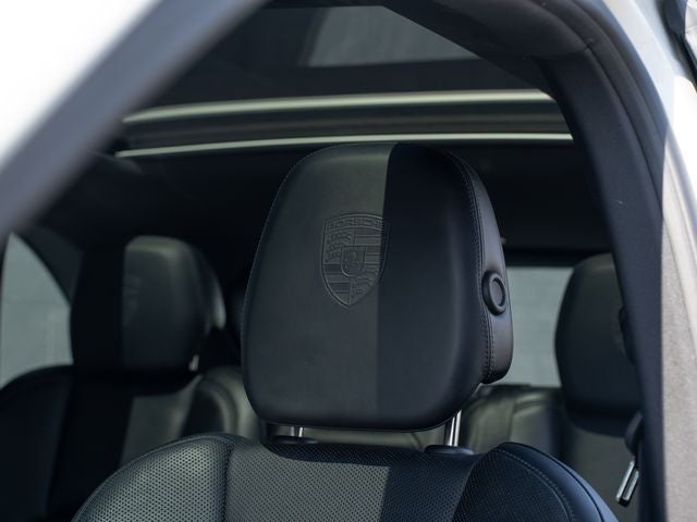 2017 Porsche Cayenne Platinum Edition