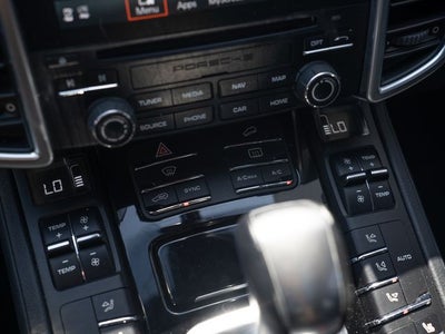 2017 Porsche Cayenne Platinum Edition