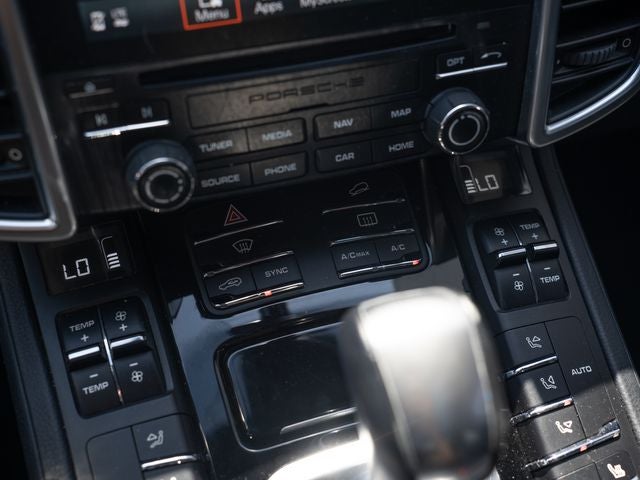 2017 Porsche Cayenne Platinum Edition