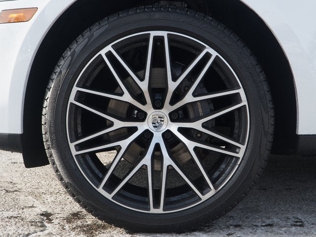 2023 Porsche Macan Base