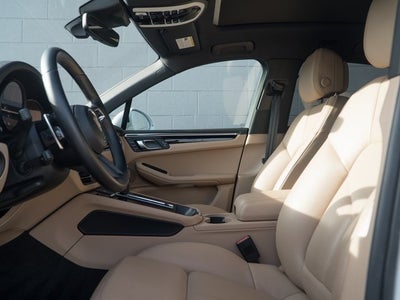 2023 Porsche Macan Base