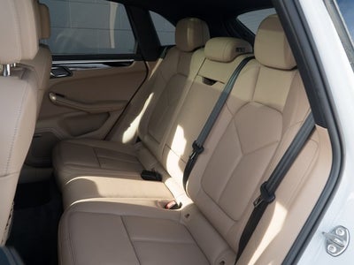 2023 Porsche Macan Base