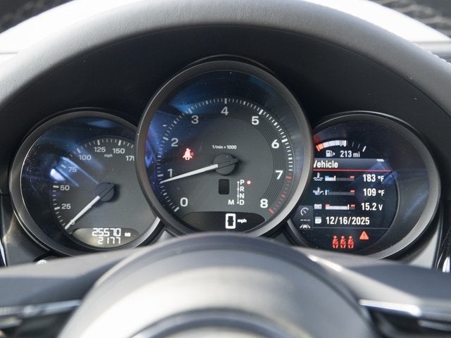 2023 Porsche Macan Base