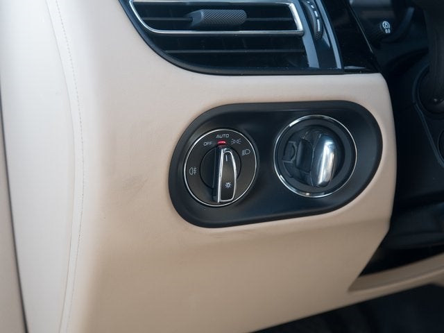 2023 Porsche Macan Base