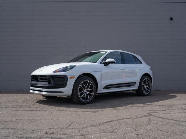 2025 Porsche Macan Base