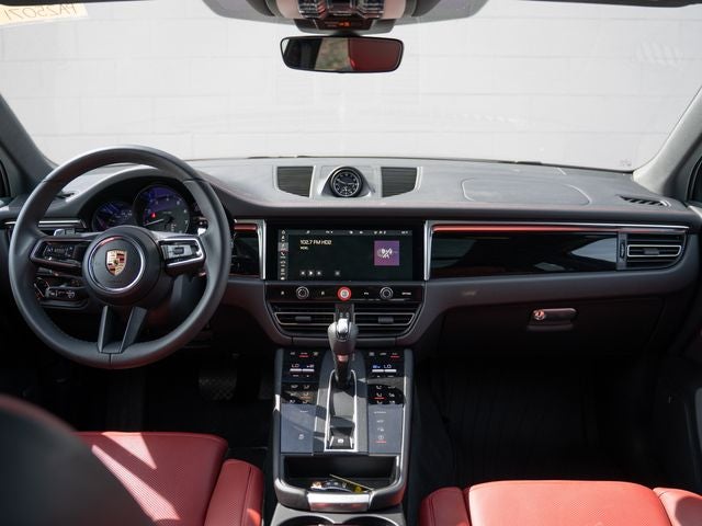 2025 Porsche Macan Base