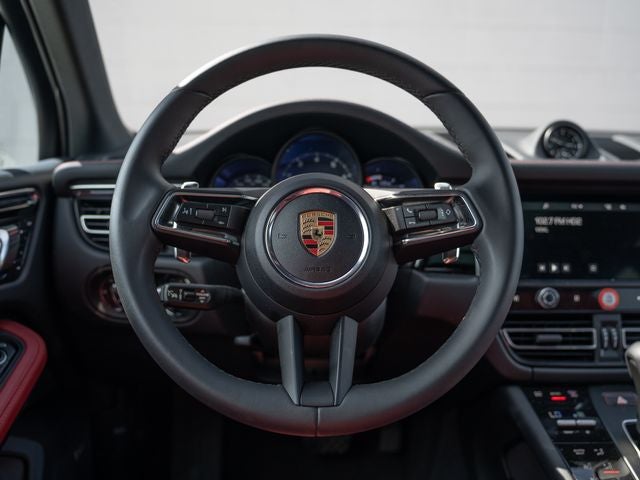 2025 Porsche Macan Base