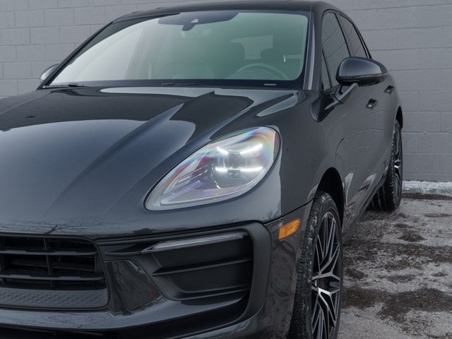 2025 Porsche Macan Base
