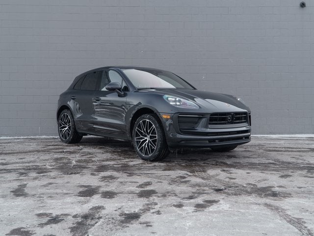2025 Porsche Macan Base