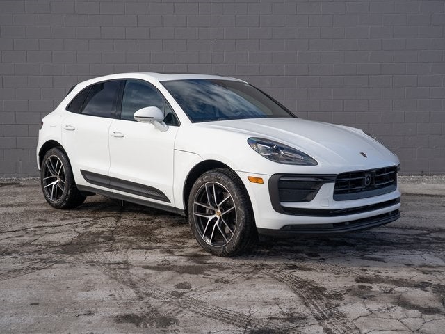 2025 Porsche Macan Base