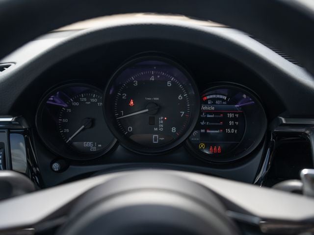 2026 Porsche Macan Base