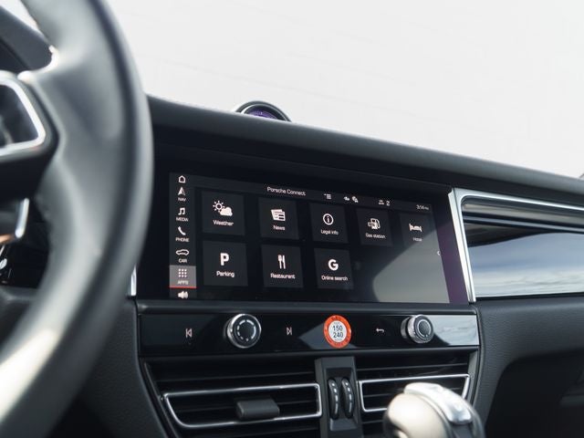 2026 Porsche Macan Base