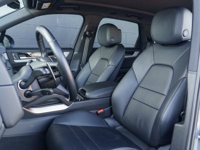 2024 Porsche Cayenne Base