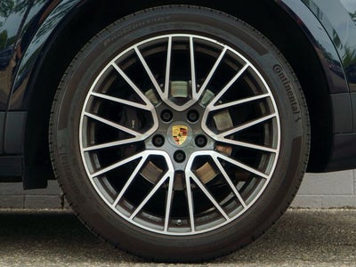 2023 Porsche Cayenne Base