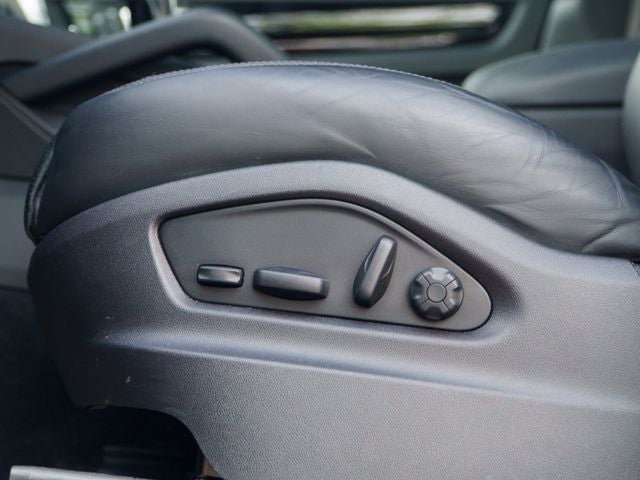 2023 Porsche Cayenne Base