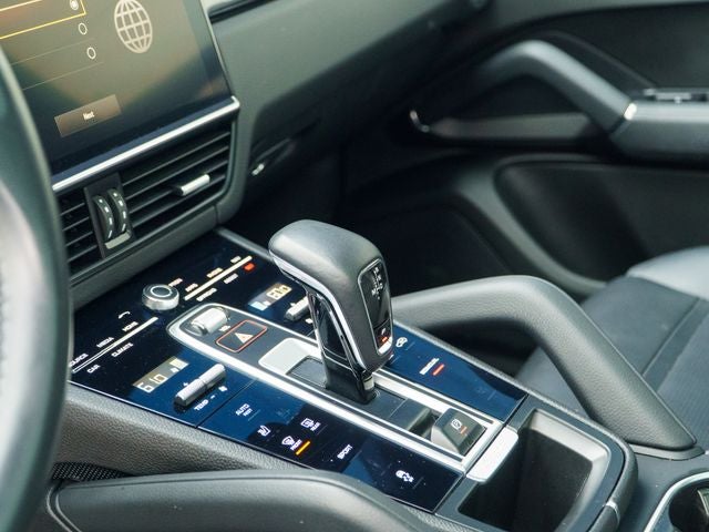 2023 Porsche Cayenne Base