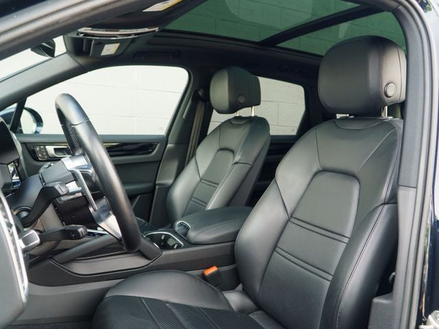 2023 Porsche Cayenne Base